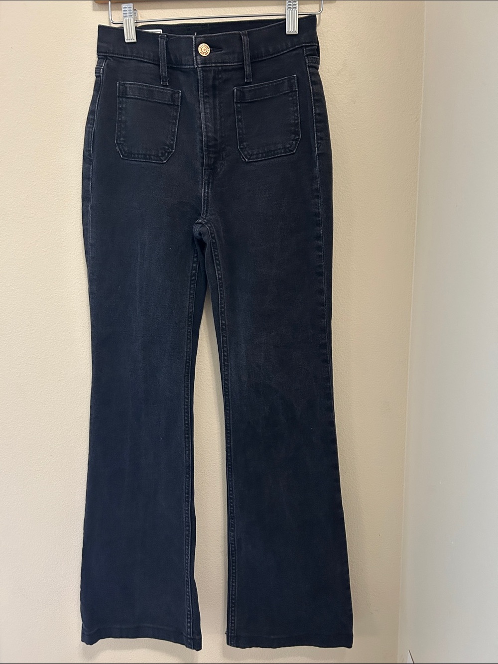 GAP 70’s Flare High-Rise Black jeans with front pockets